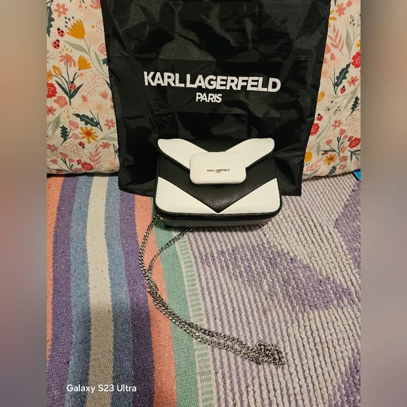 Chevron quilting chic Fleur by KARL LAGERFELD PARIS